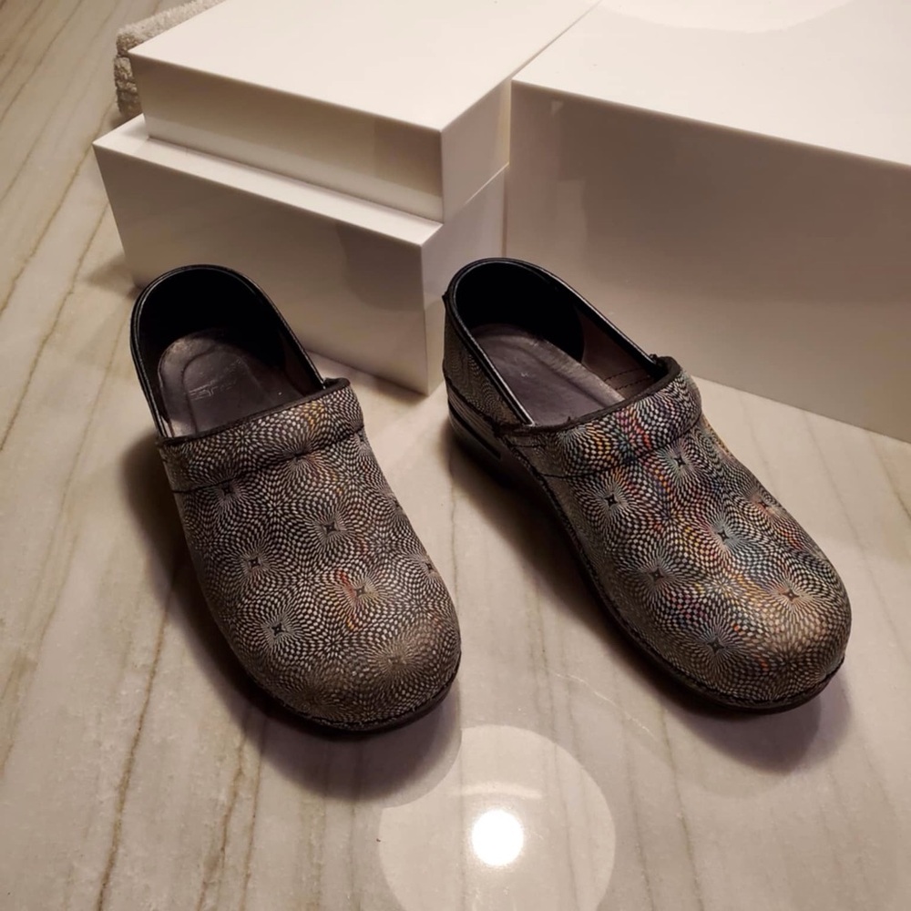 Dansko Multicolor Geometric Mosiac Clogs Womens Size 37 US 7 - Picture 2 of 11